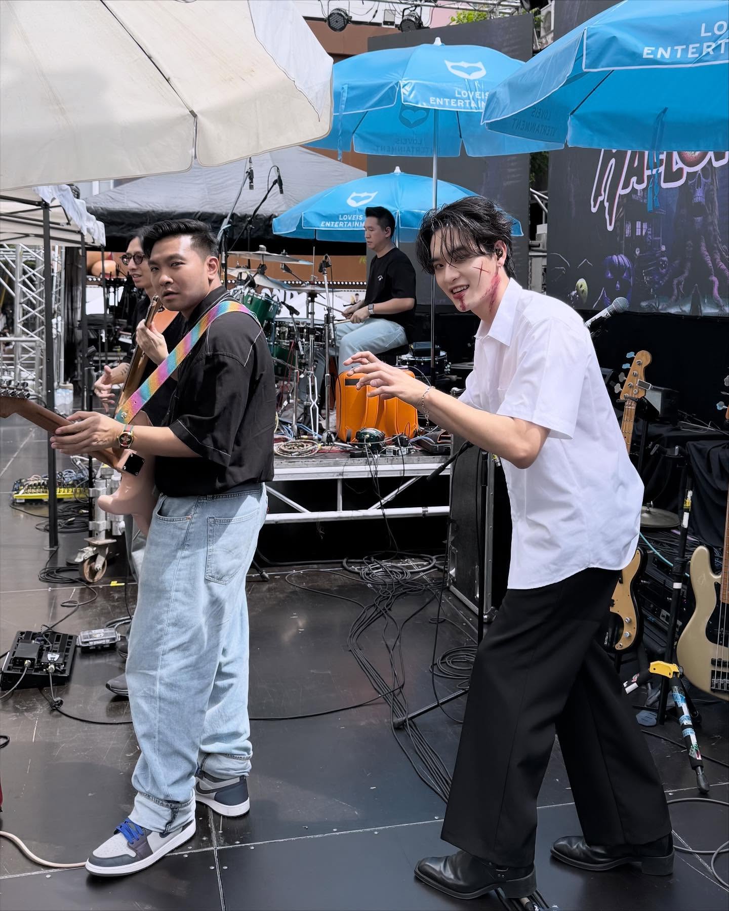 เล - ทะเล สงวนดีกุล