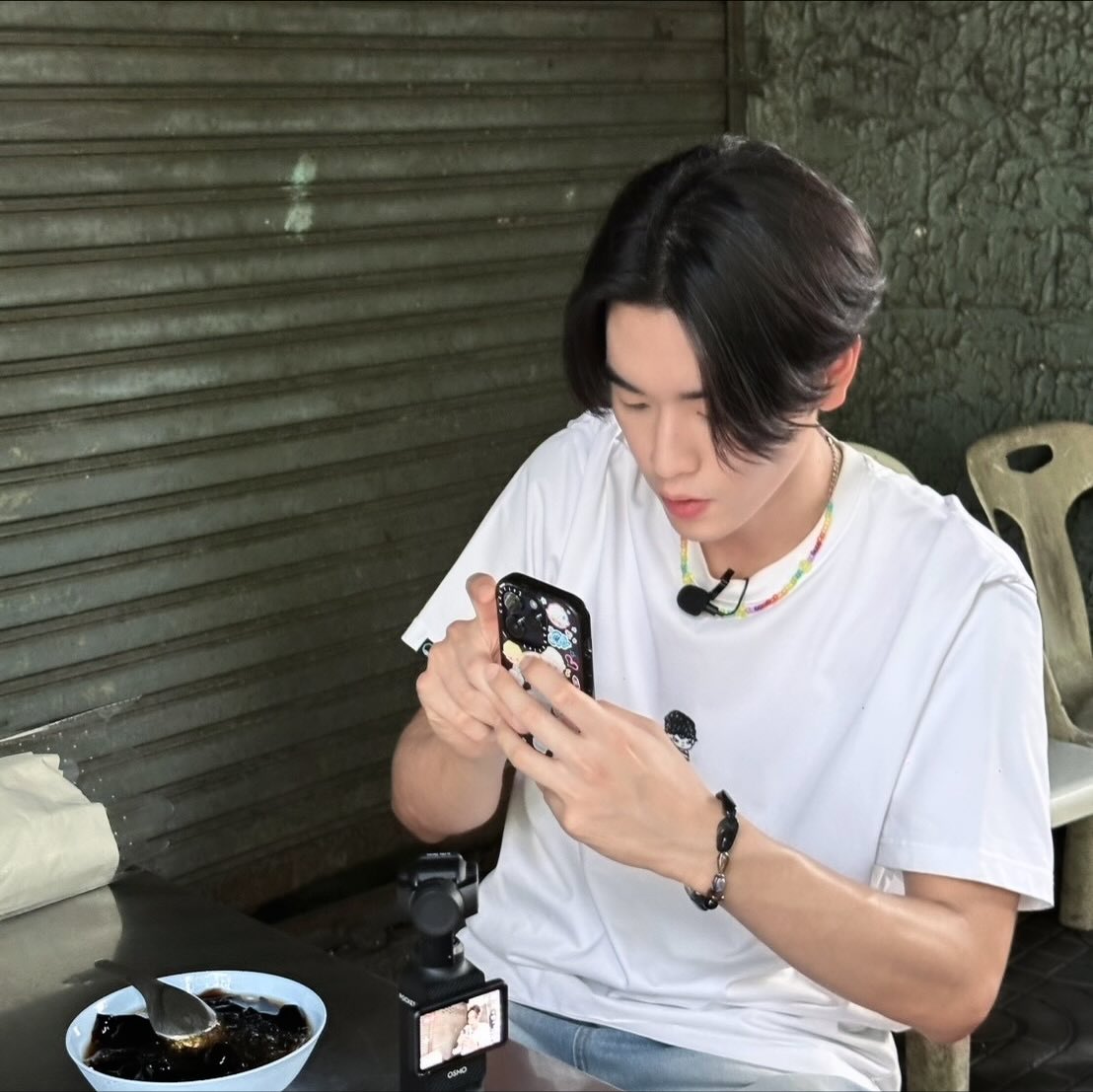 เล - ทะเล สงวนดีกุล