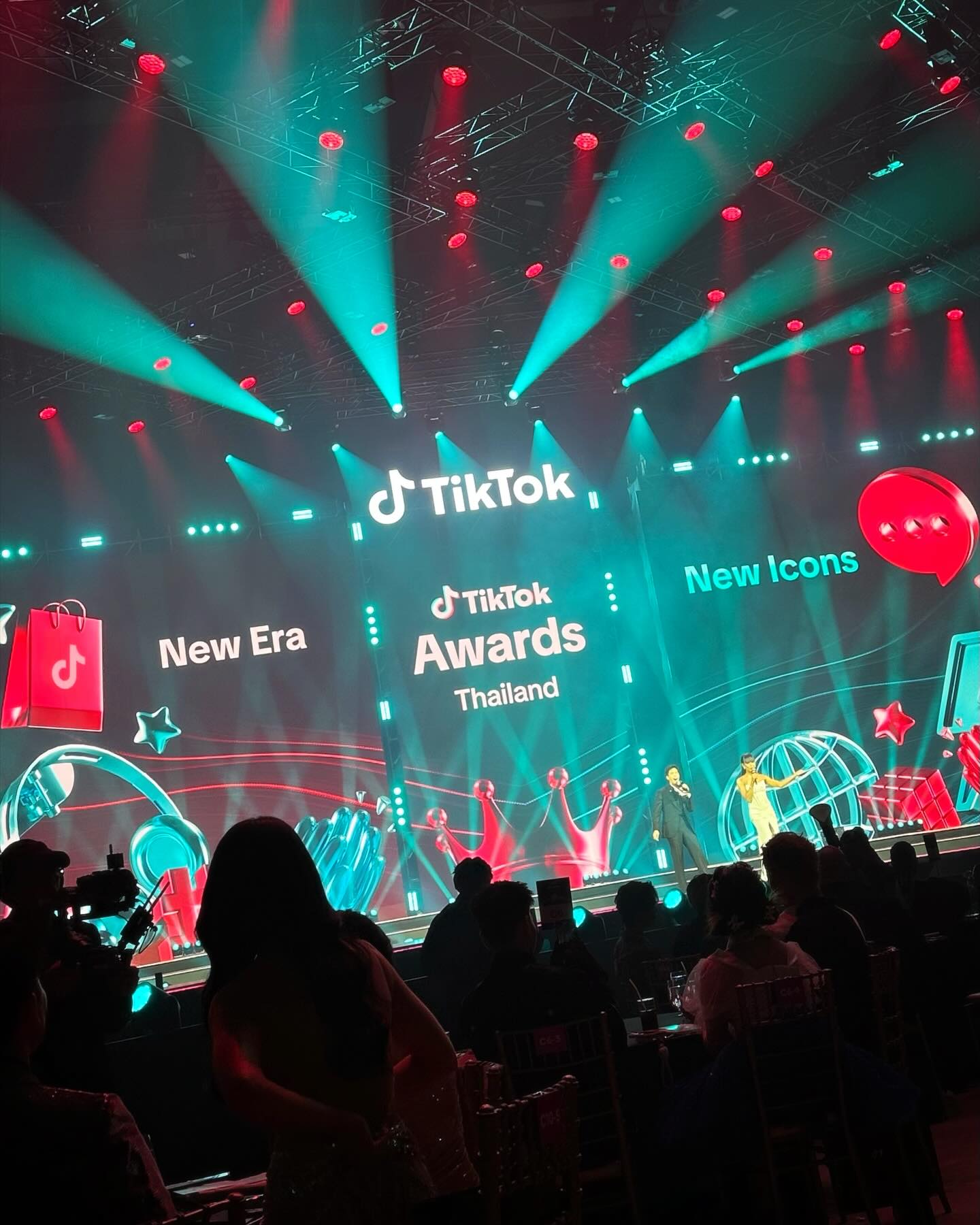 เล - ทะเล สงวนดีกุล