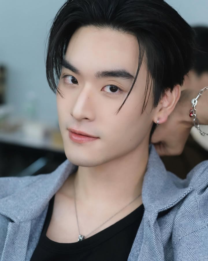 เล - ทะเล สงวนดีกุล