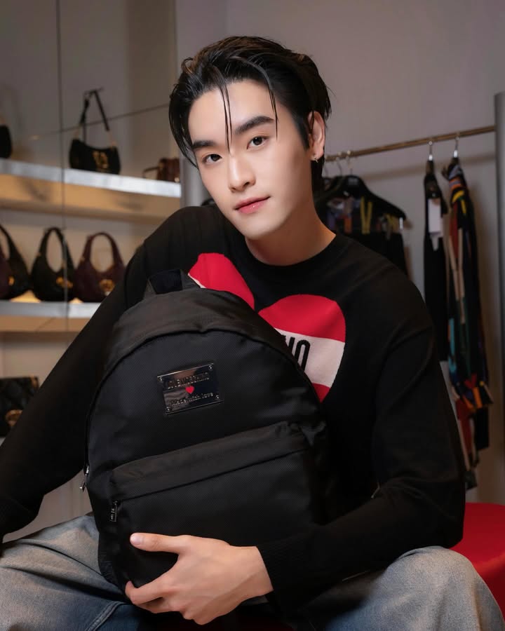 เล - ทะเล สงวนดีกุล