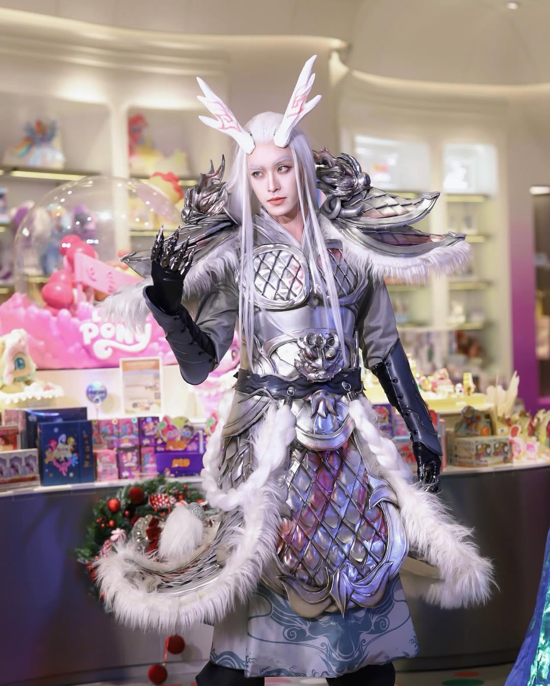 เล - ทะเล สงวนดีกุล