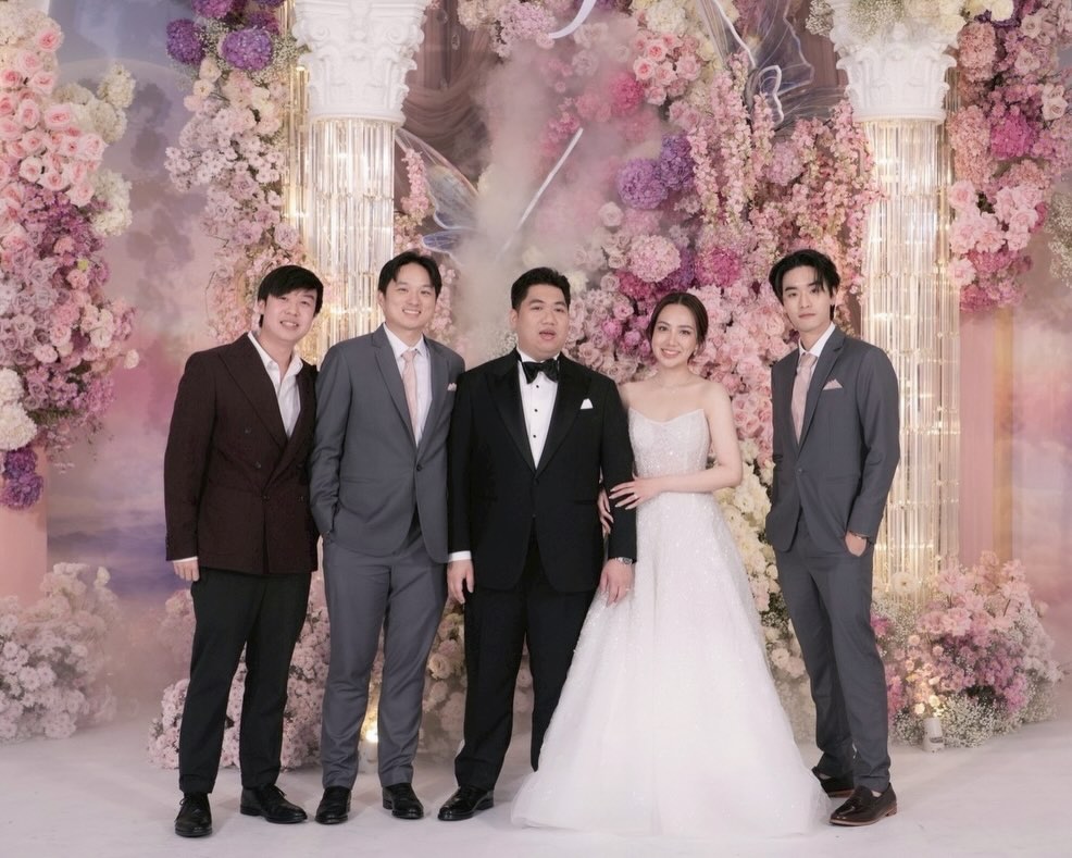 เล - ทะเล สงวนดีกุล