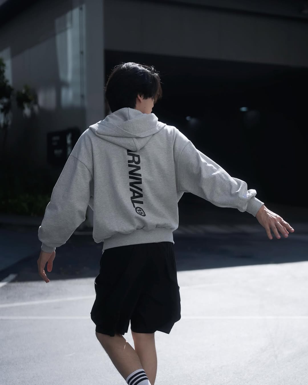 เล - ทะเล สงวนดีกุล