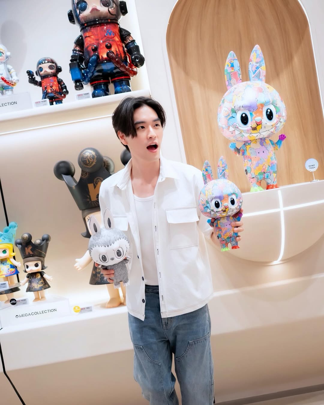 เล - ทะเล สงวนดีกุล