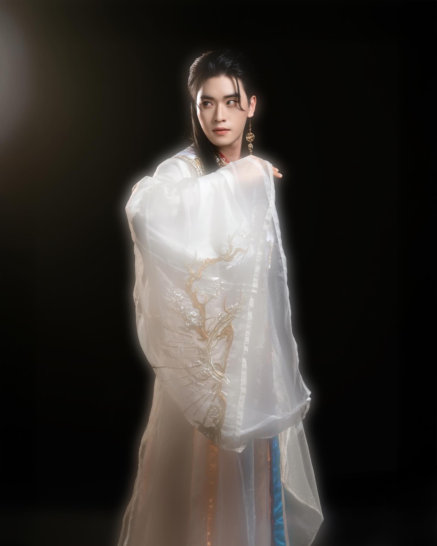 เล - ทะเล สงวนดีกุล