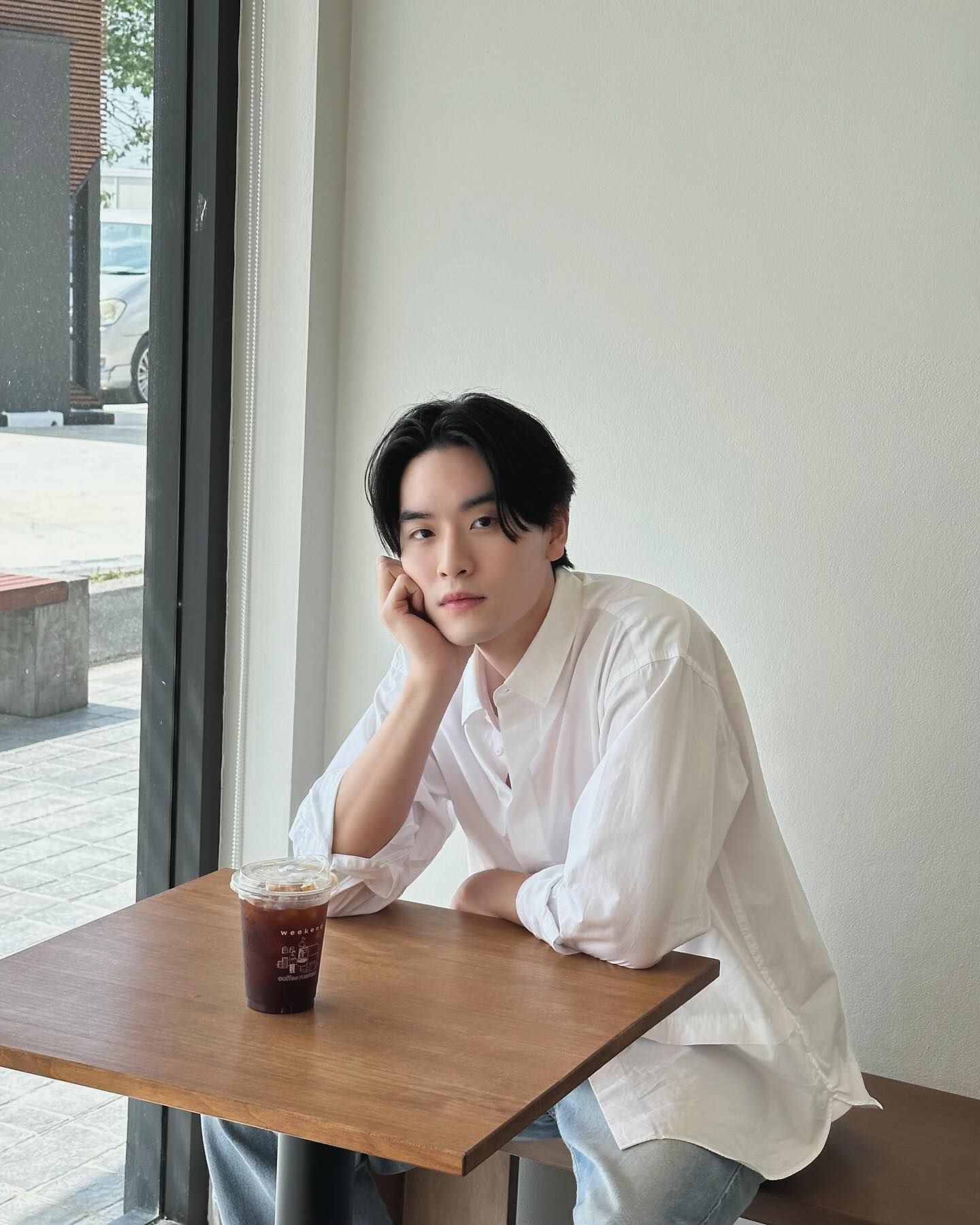 เล - ทะเล สงวนดีกุล