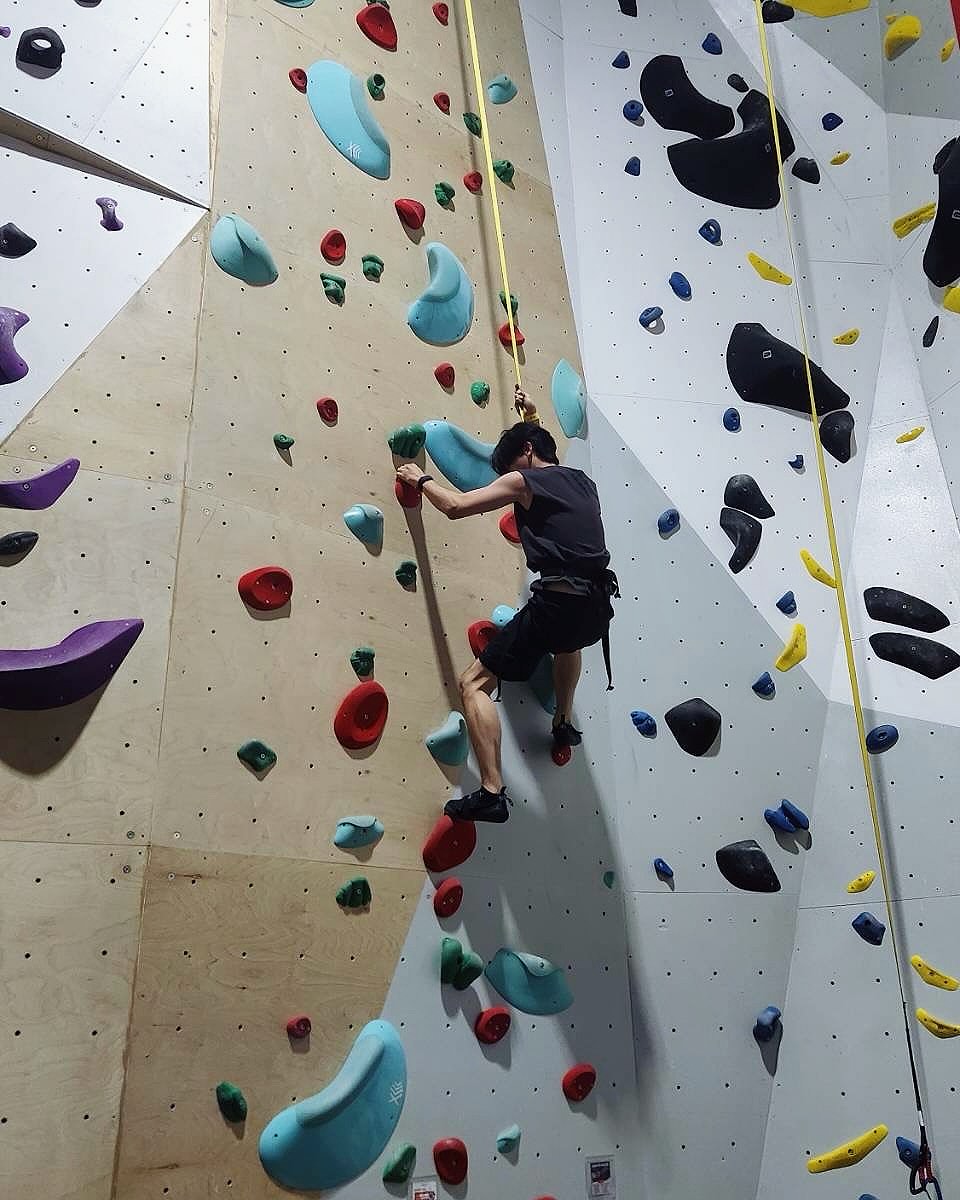 เล - ทะเล สงวนดีกุล