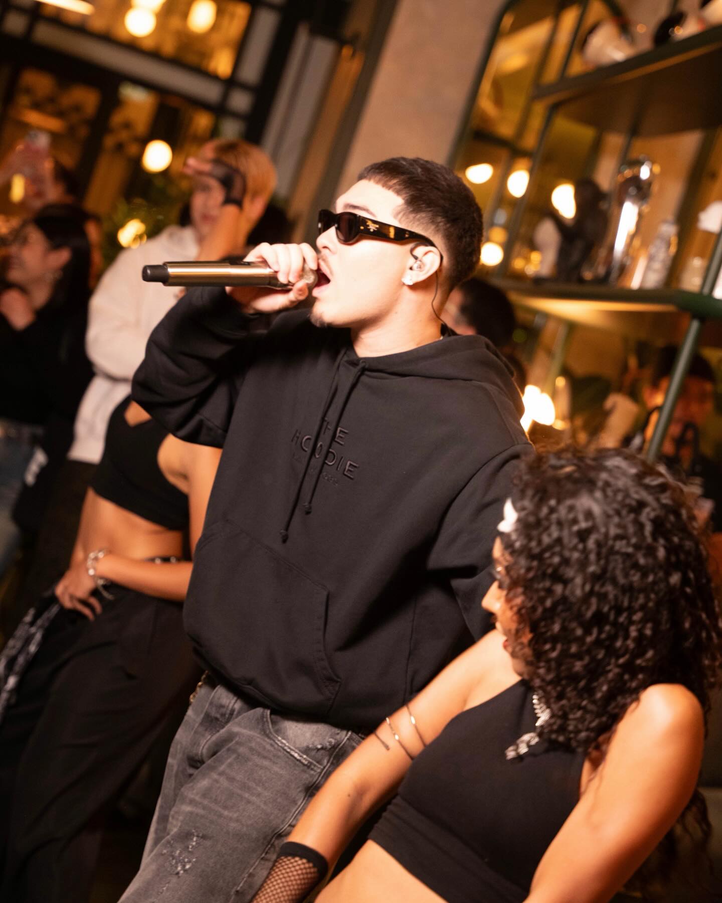 เล - ทะเล สงวนดีกุล