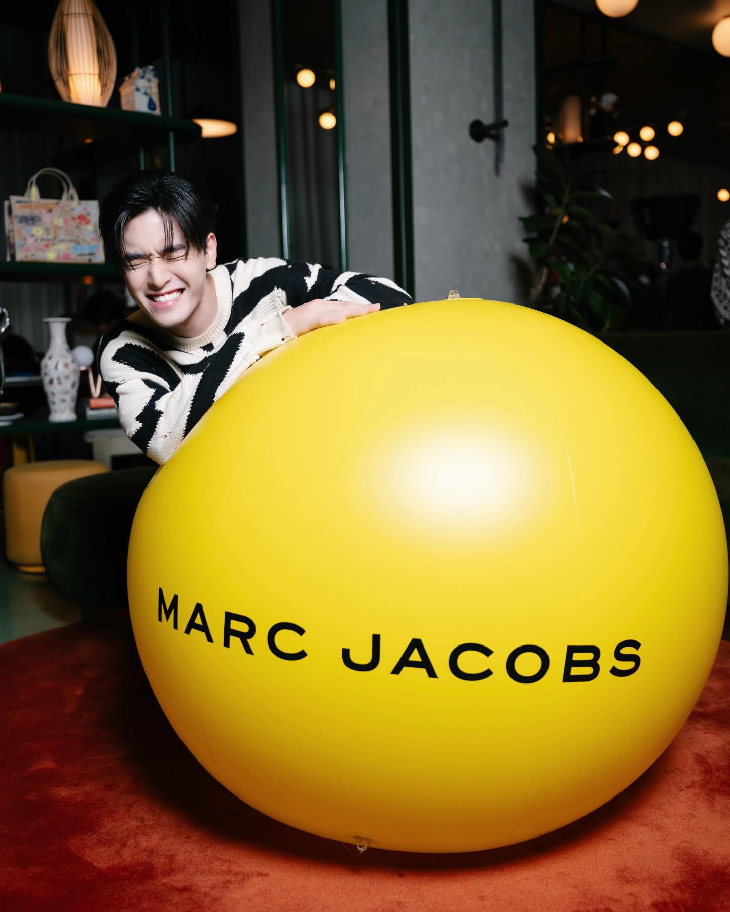 เล - ทะเล สงวนดีกุล