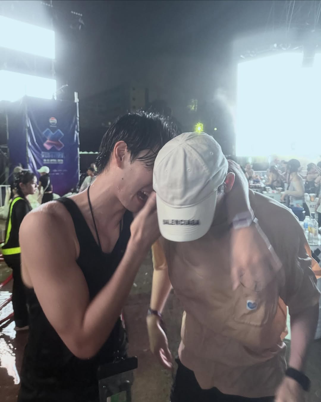 เล - ทะเล สงวนดีกุล