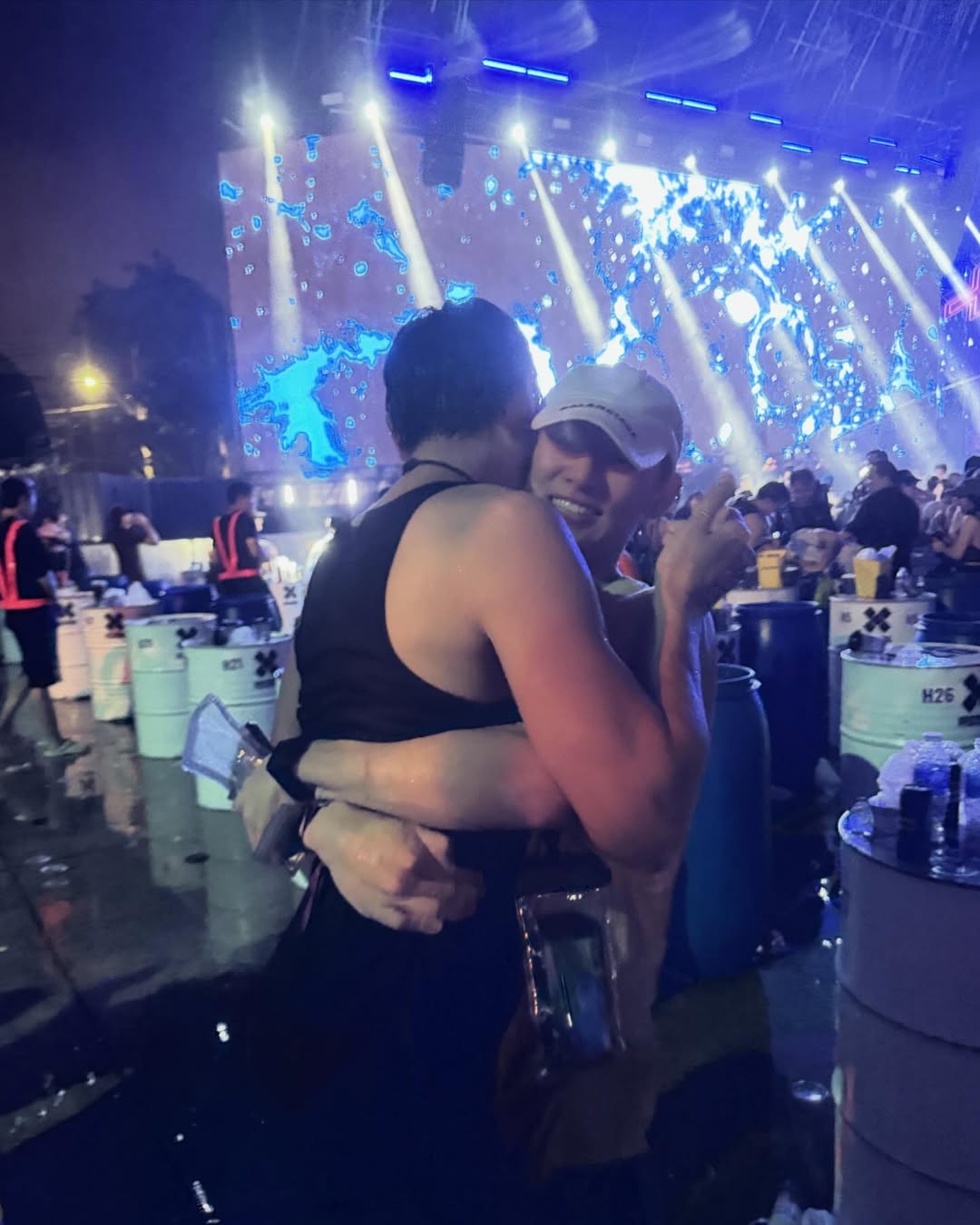 เล - ทะเล สงวนดีกุล