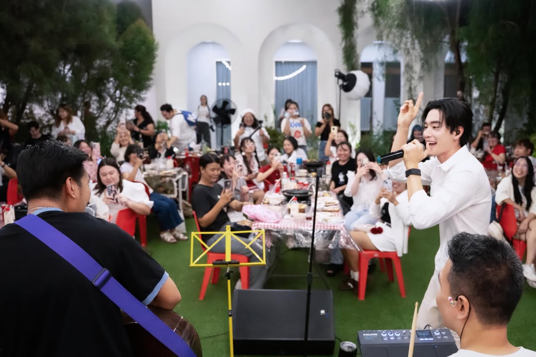 เล - ทะเล สงวนดีกุล
