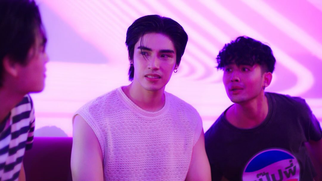เล - ทะเล สงวนดีกุล
