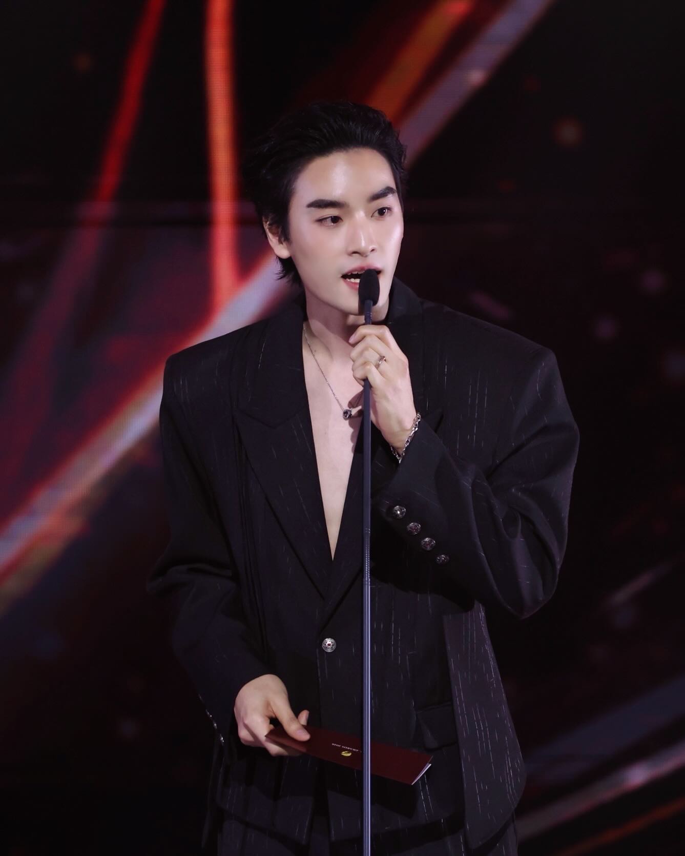 เล - ทะเล สงวนดีกุล