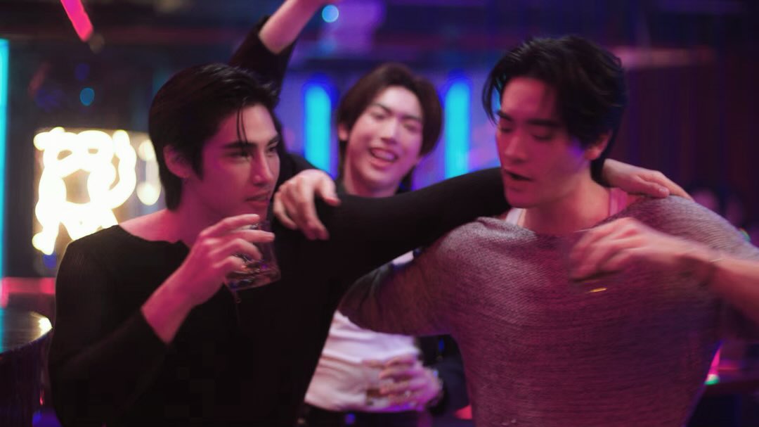 เล - ทะเล สงวนดีกุล