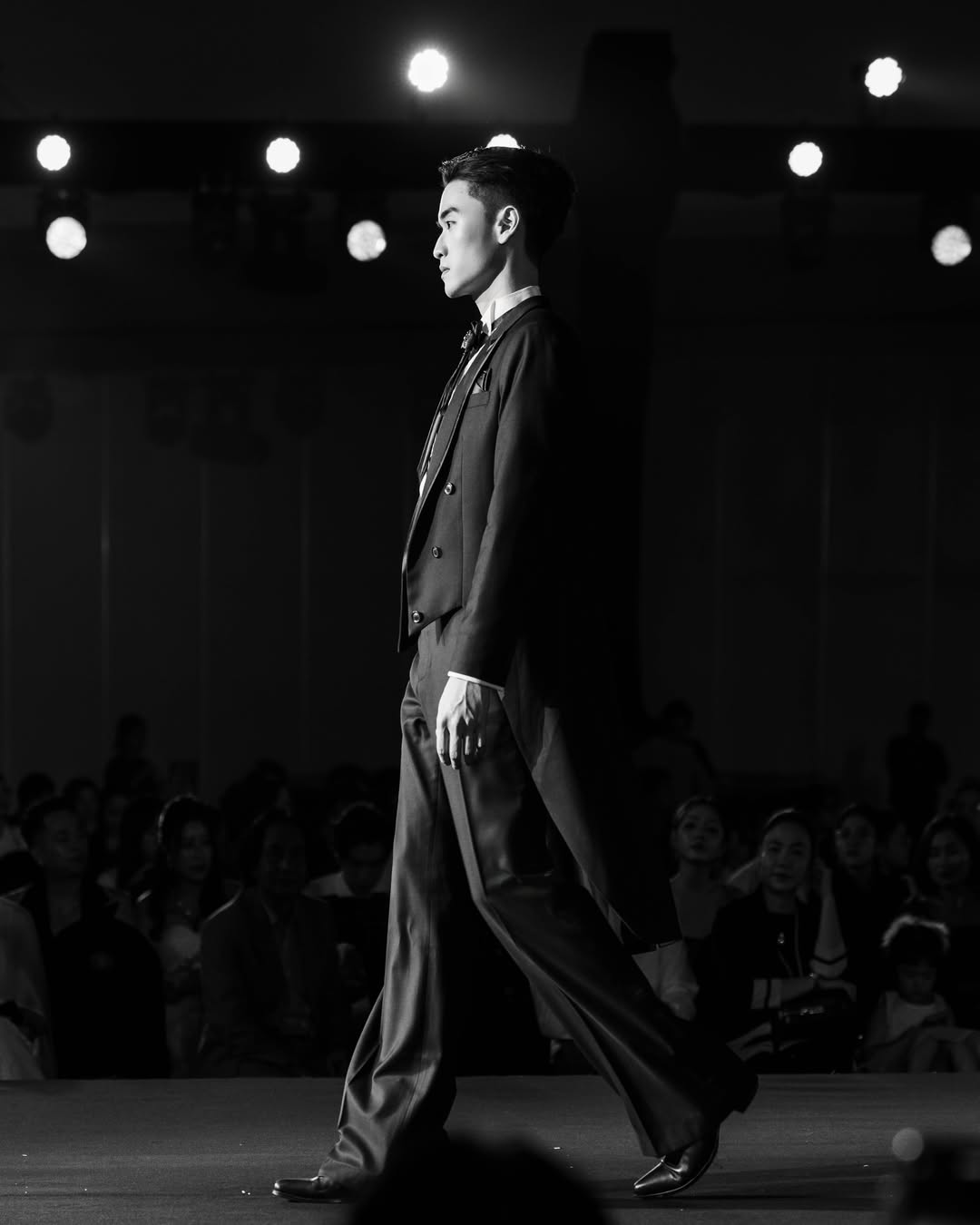 เล - ทะเล สงวนดีกุล