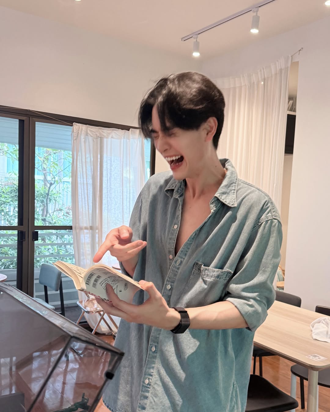 เล - ทะเล สงวนดีกุล