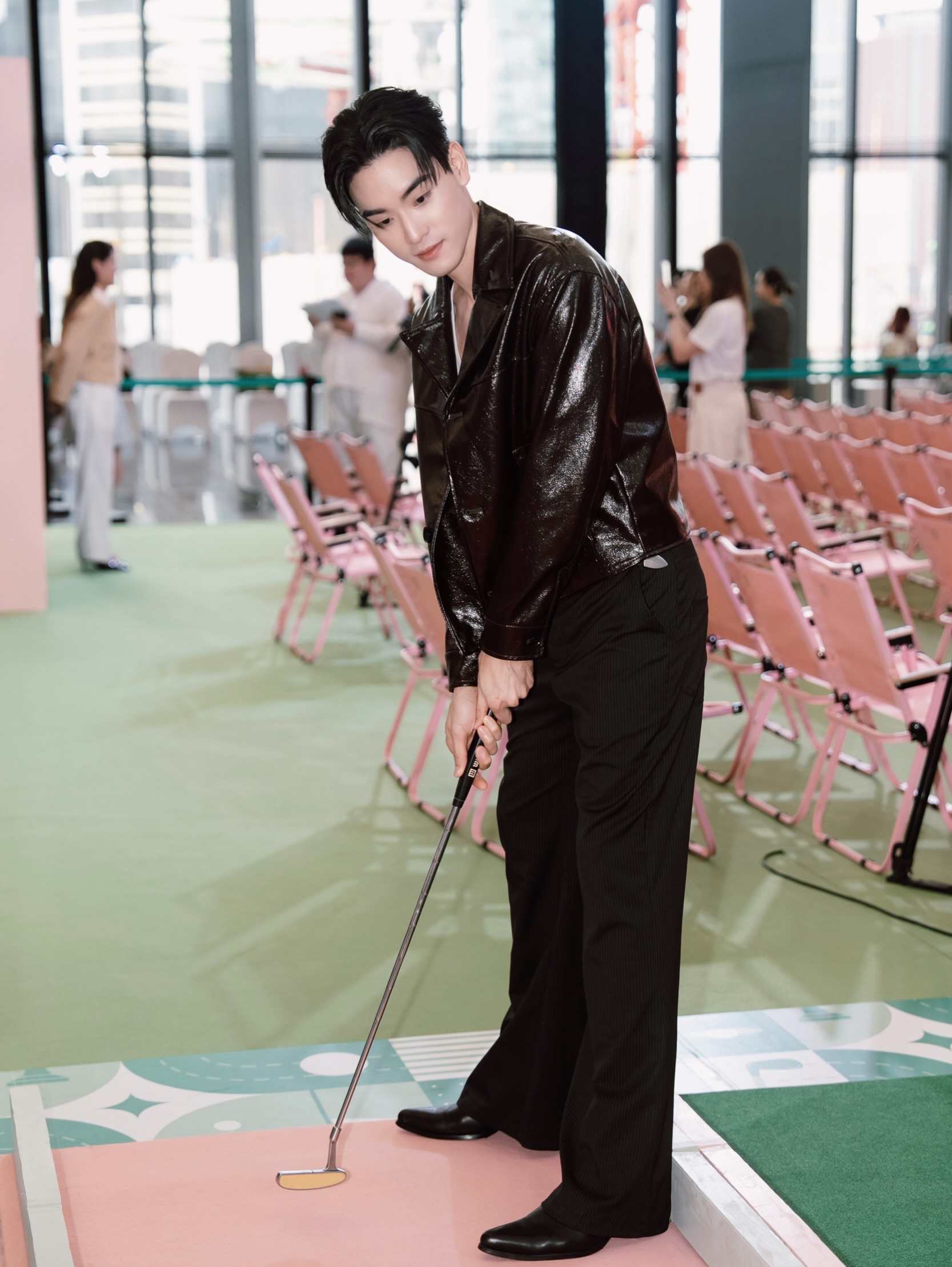 เล - ทะเล สงวนดีกุล