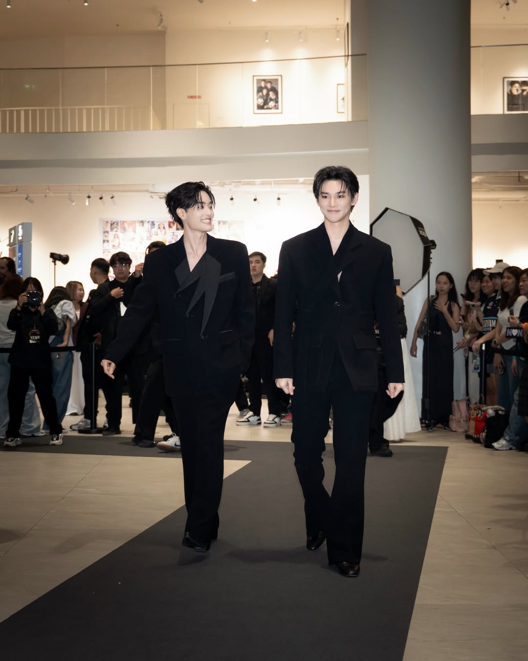 เล - ทะเล สงวนดีกุล
