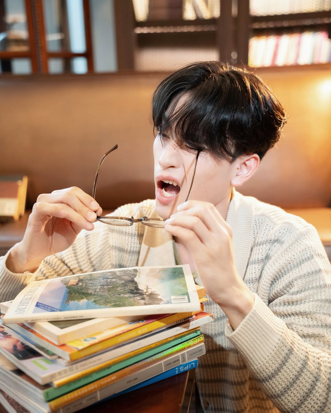 เล - ทะเล สงวนดีกุล