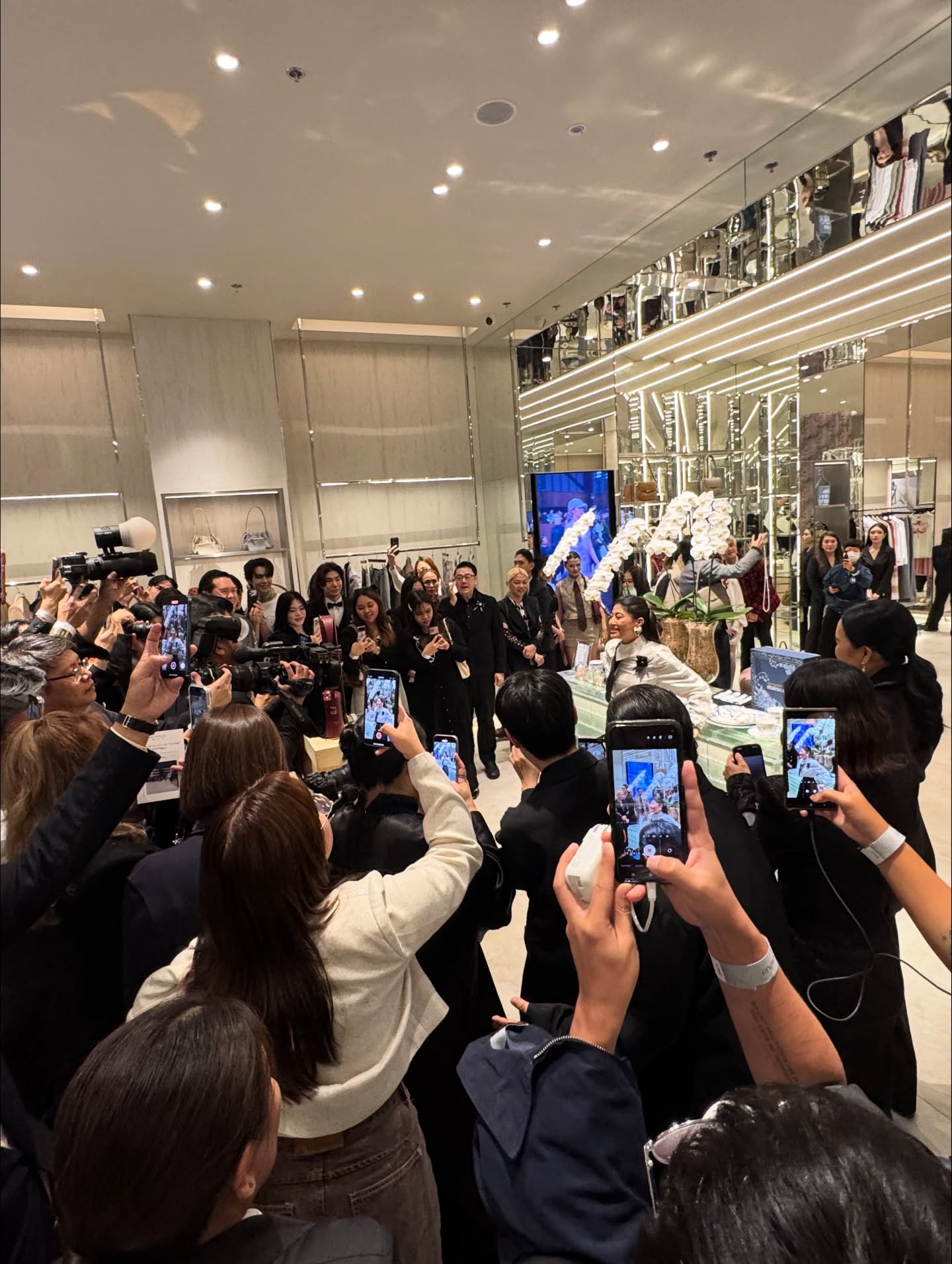 ตี๋ - ธนพล จารุจิตรานนท์