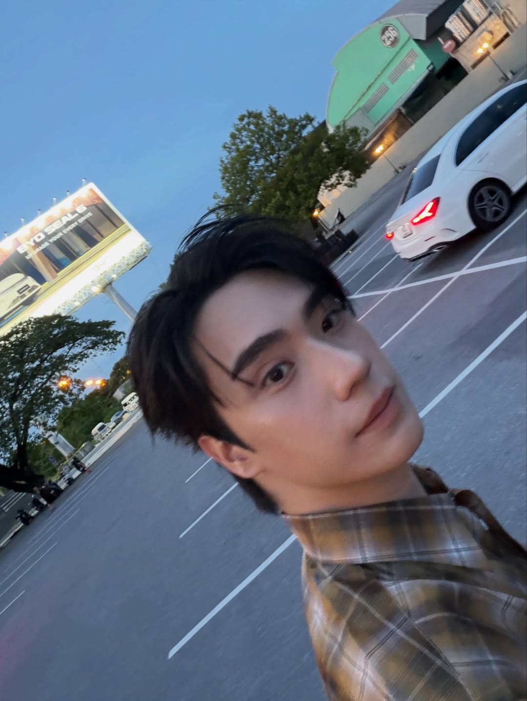 ตี๋ - ธนพล จารุจิตรานนท์