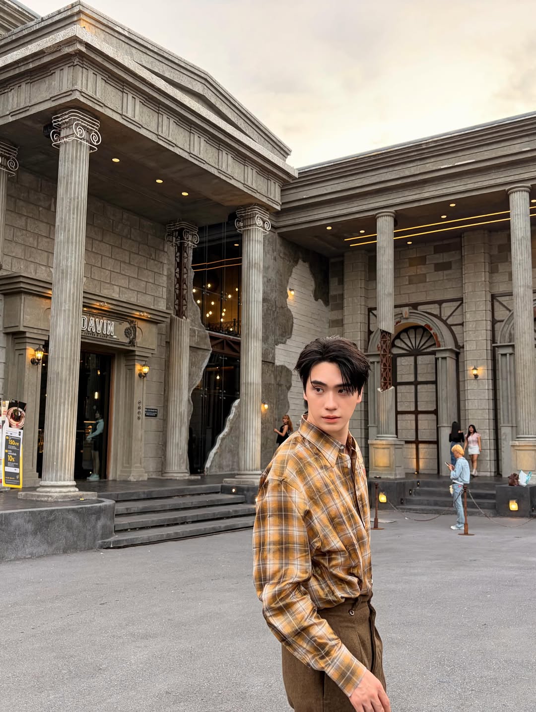 ตี๋ - ธนพล จารุจิตรานนท์