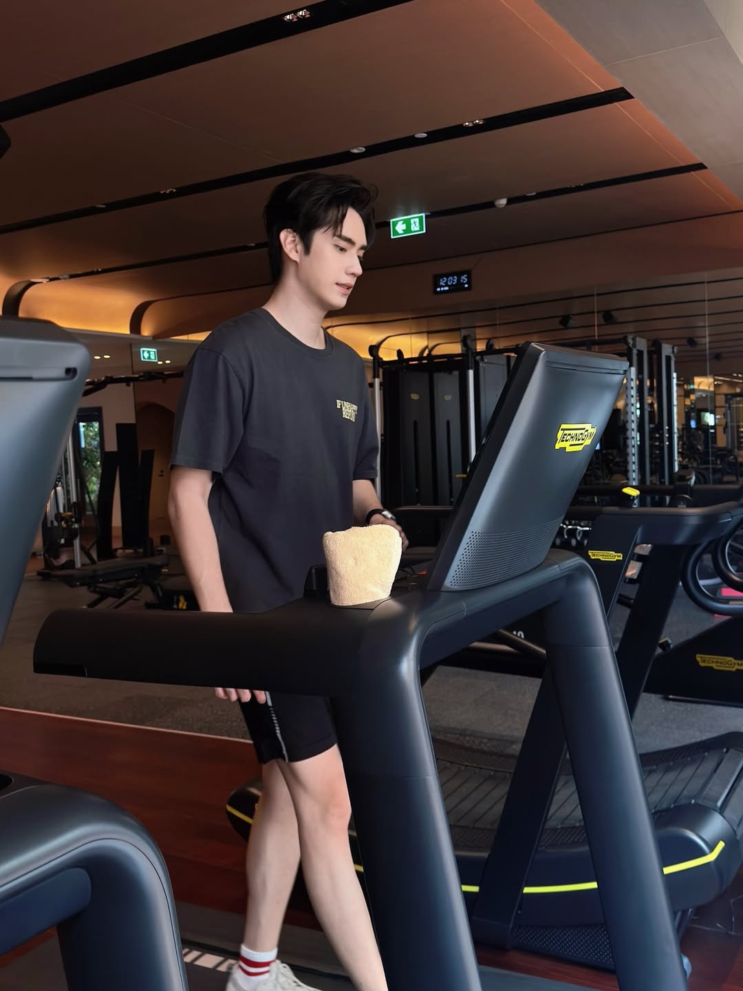 ตี๋ - ธนพล จารุจิตรานนท์