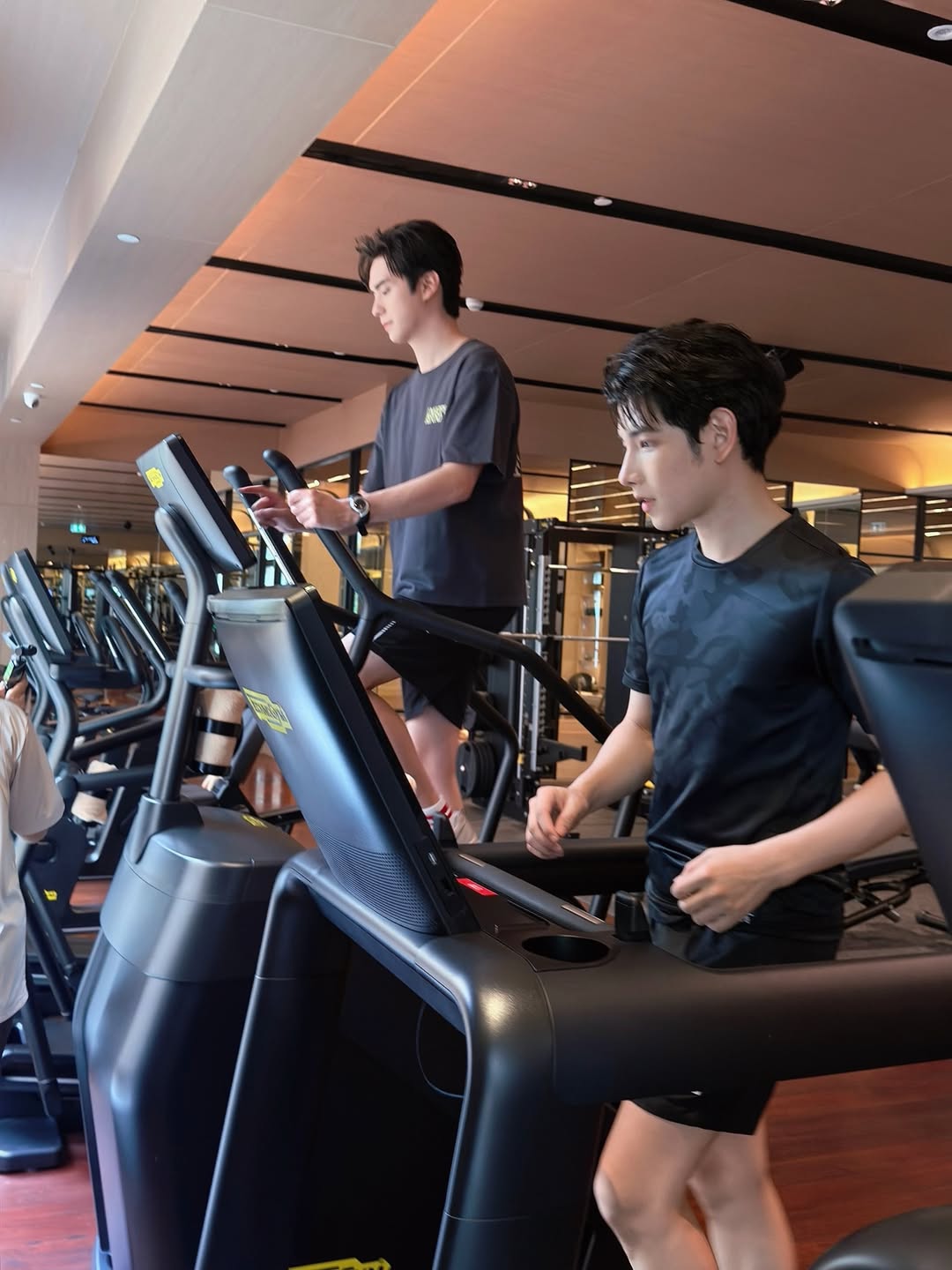 ตี๋ - ธนพล จารุจิตรานนท์