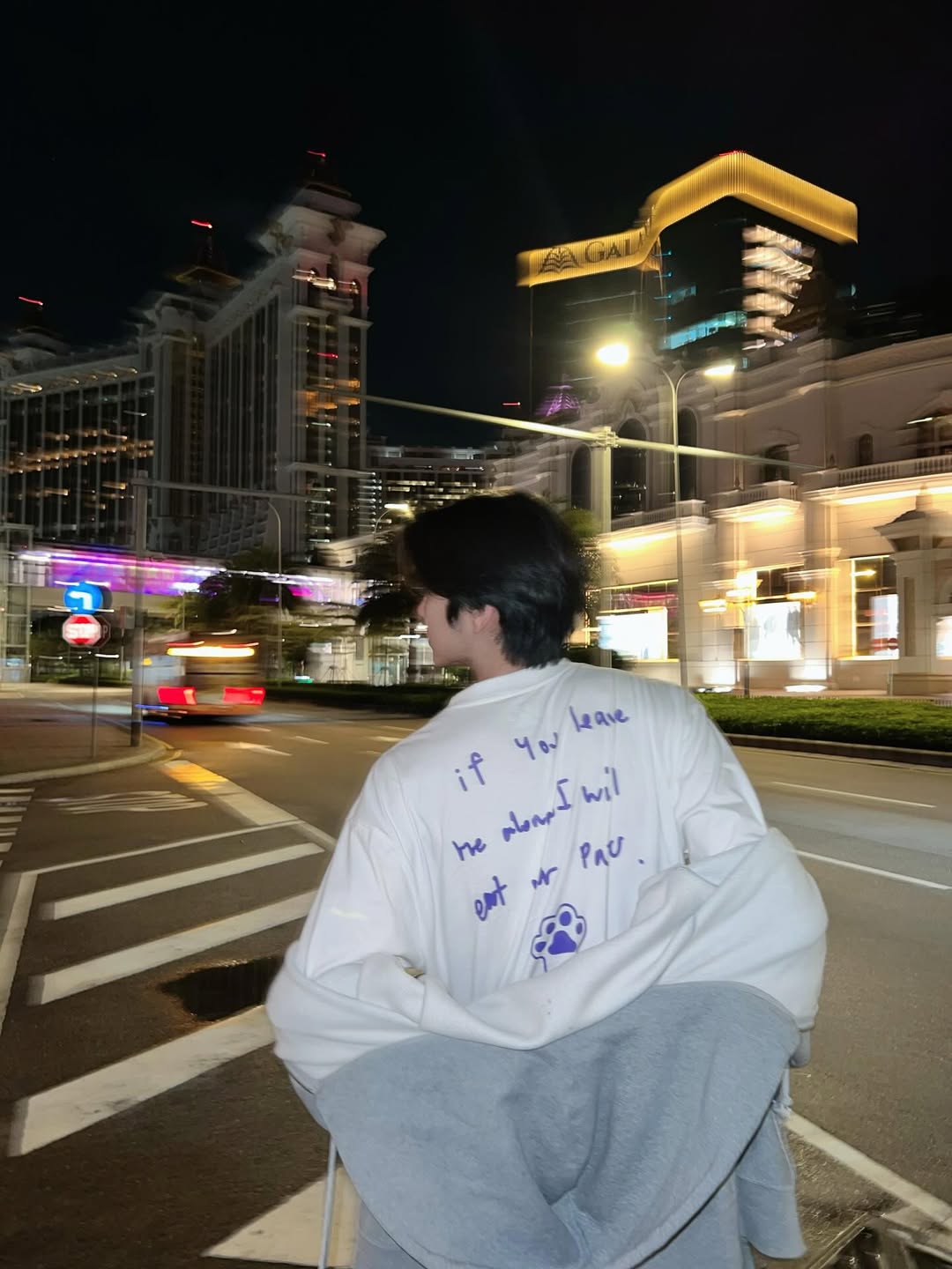 บูม - ธราธร จันทรวรกาญจน์