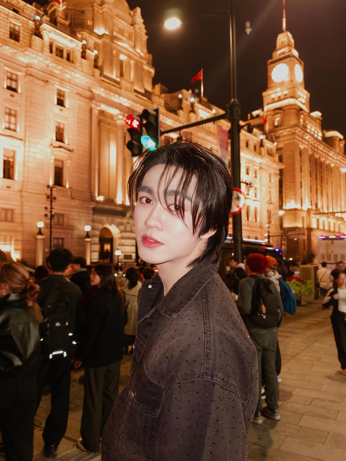 บูม - ธราธร จันทรวรกาญจน์