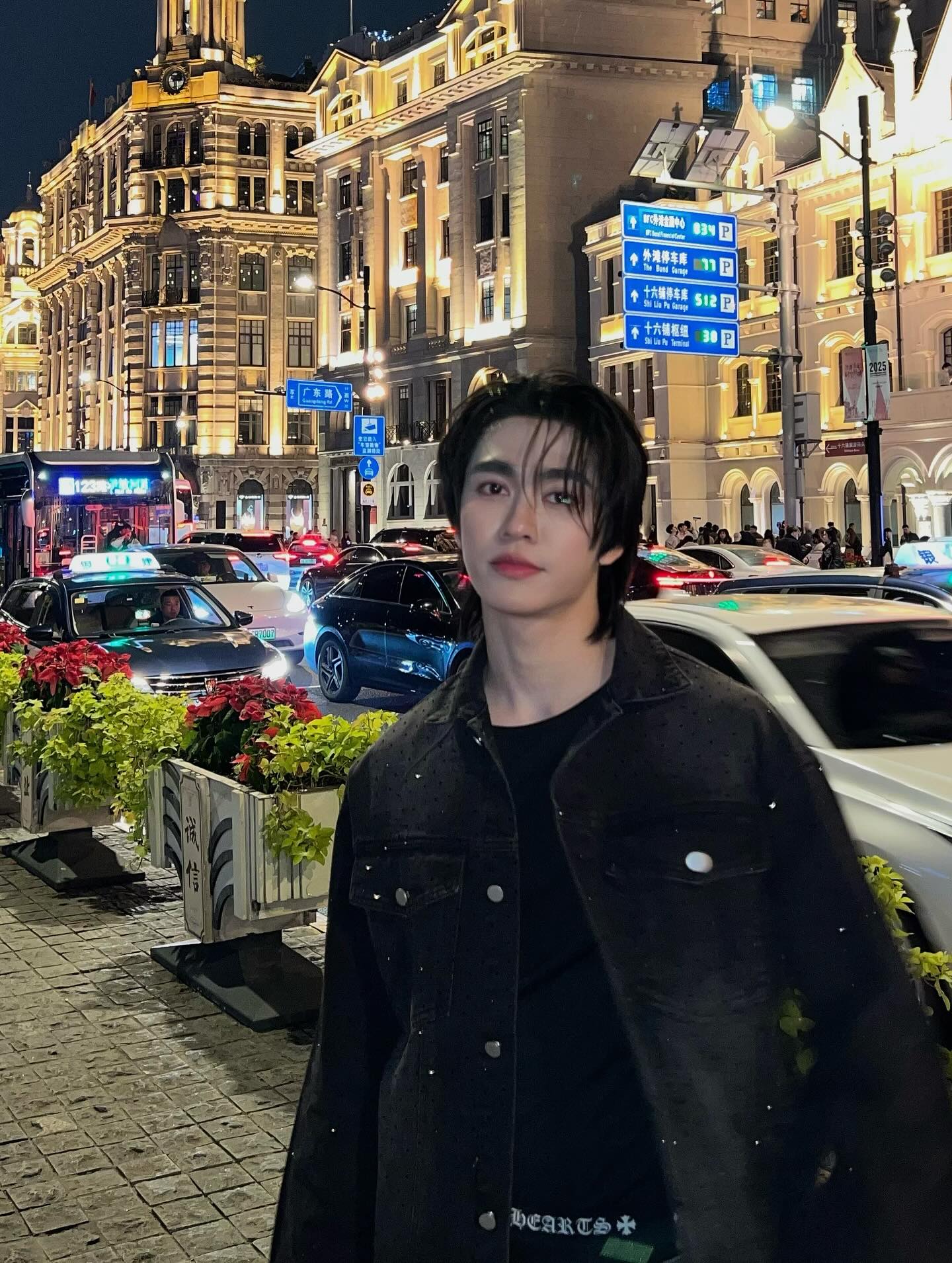 บูม - ธราธร จันทรวรกาญจน์