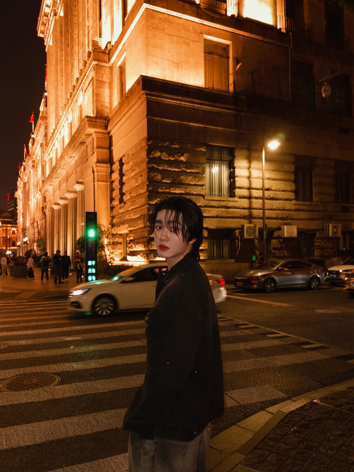 บูม - ธราธร จันทรวรกาญจน์