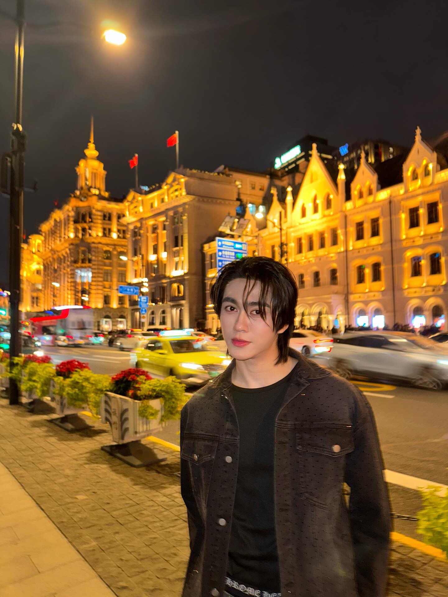 บูม - ธราธร จันทรวรกาญจน์