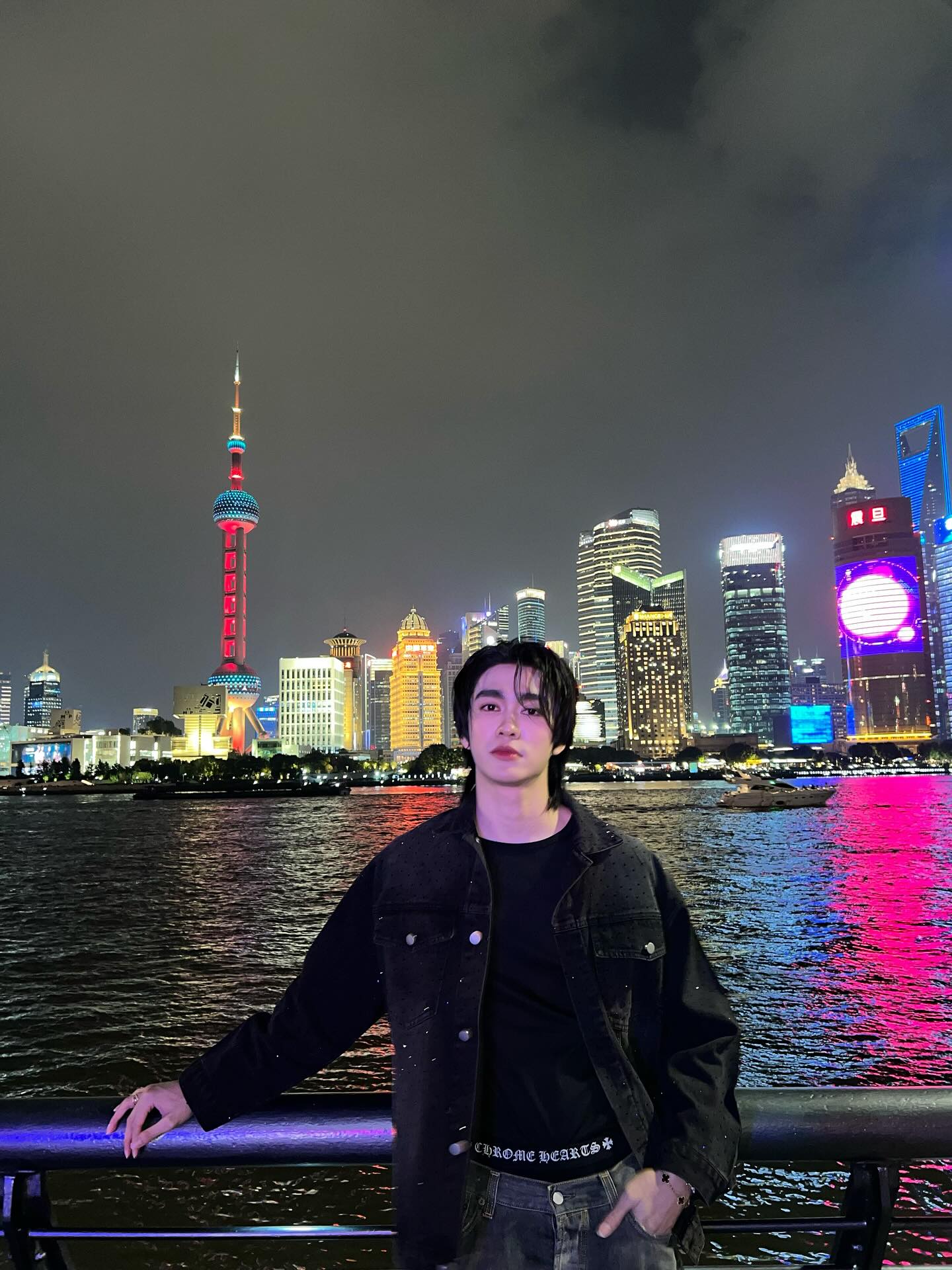 บูม - ธราธร จันทรวรกาญจน์