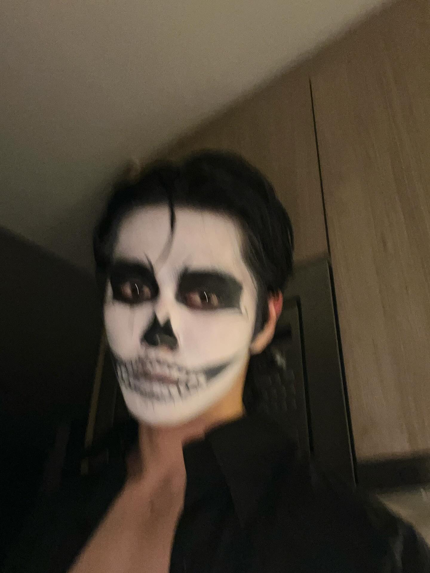 บูม - ธราธร จันทรวรกาญจน์