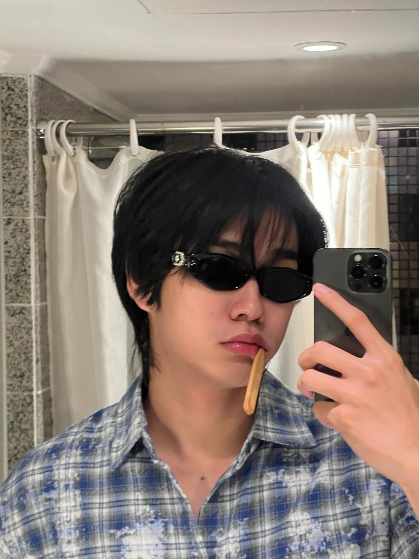 บูม - ธราธร จันทรวรกาญจน์