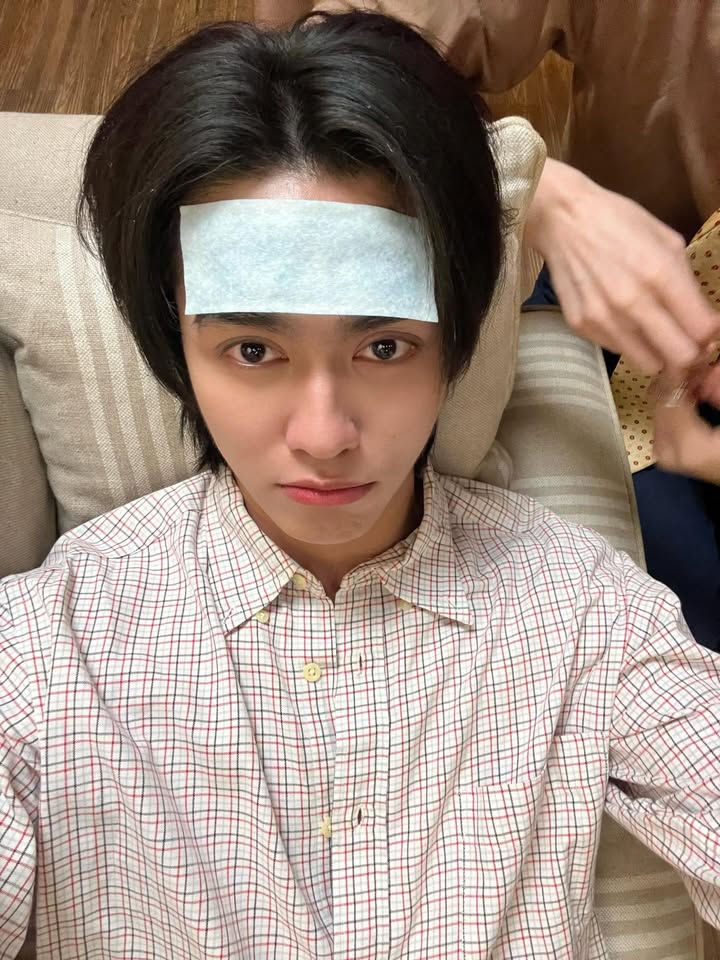 บูม - ธราธร จันทรวรกาญจน์