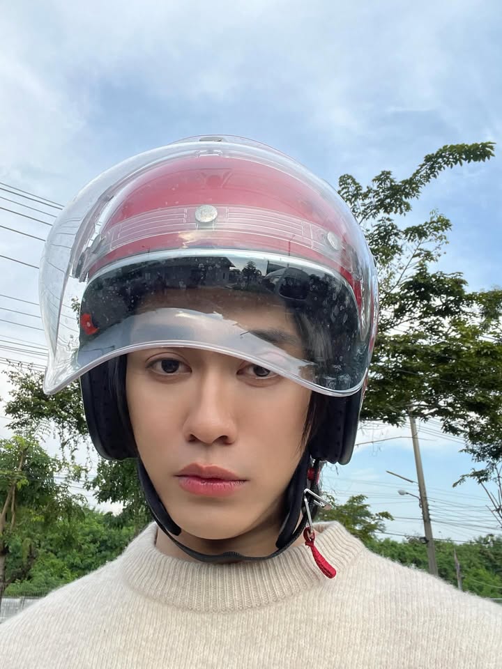 บูม - ธราธร จันทรวรกาญจน์