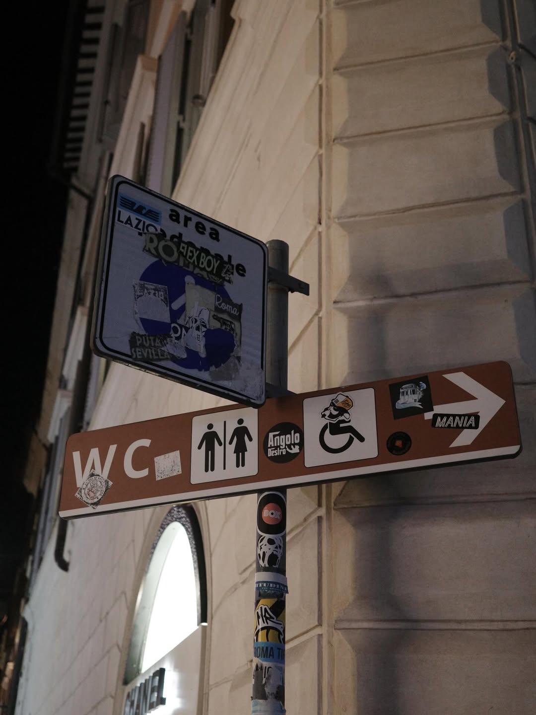 บูม - ธราธร จันทรวรกาญจน์