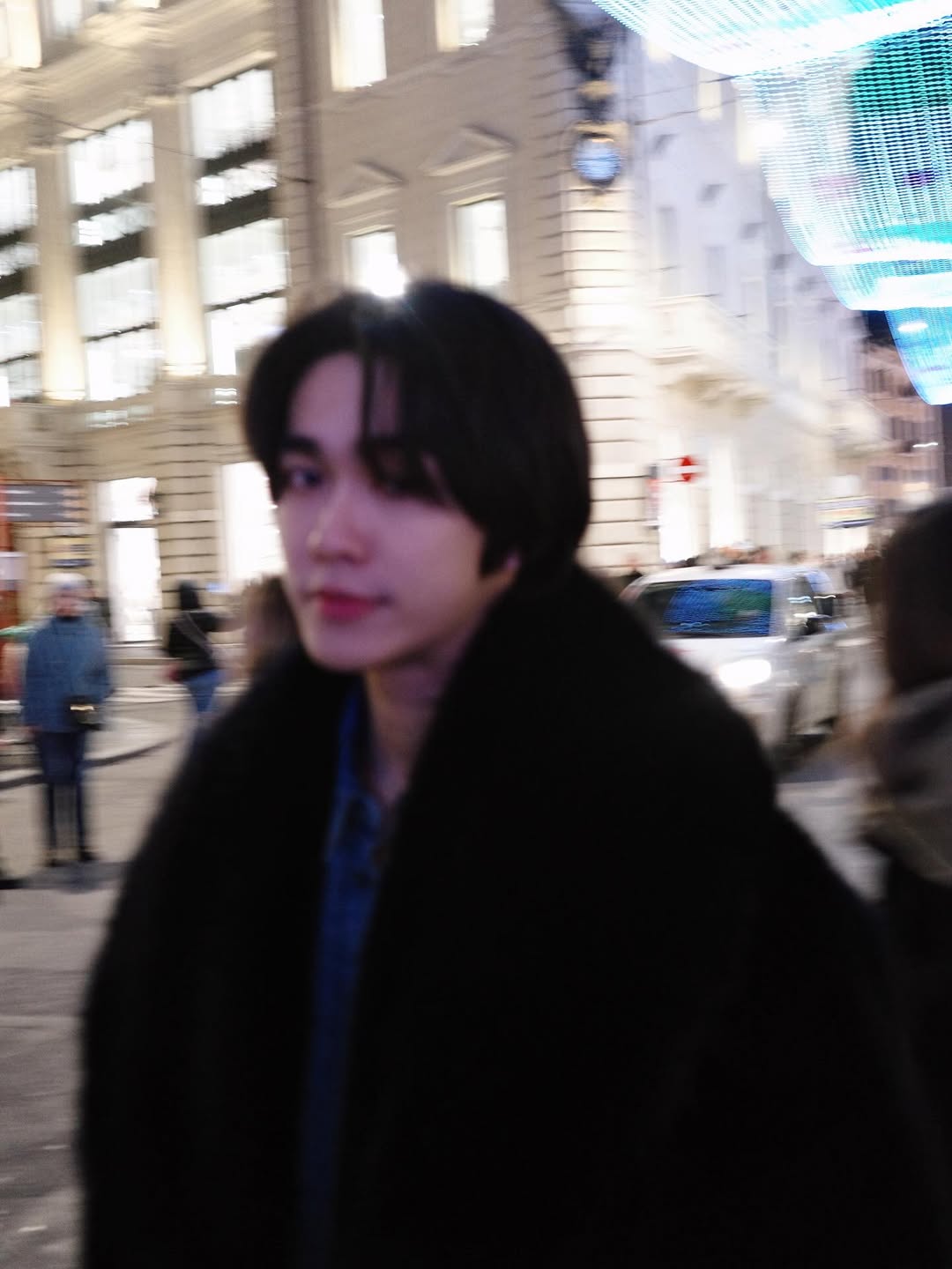 บูม - ธราธร จันทรวรกาญจน์