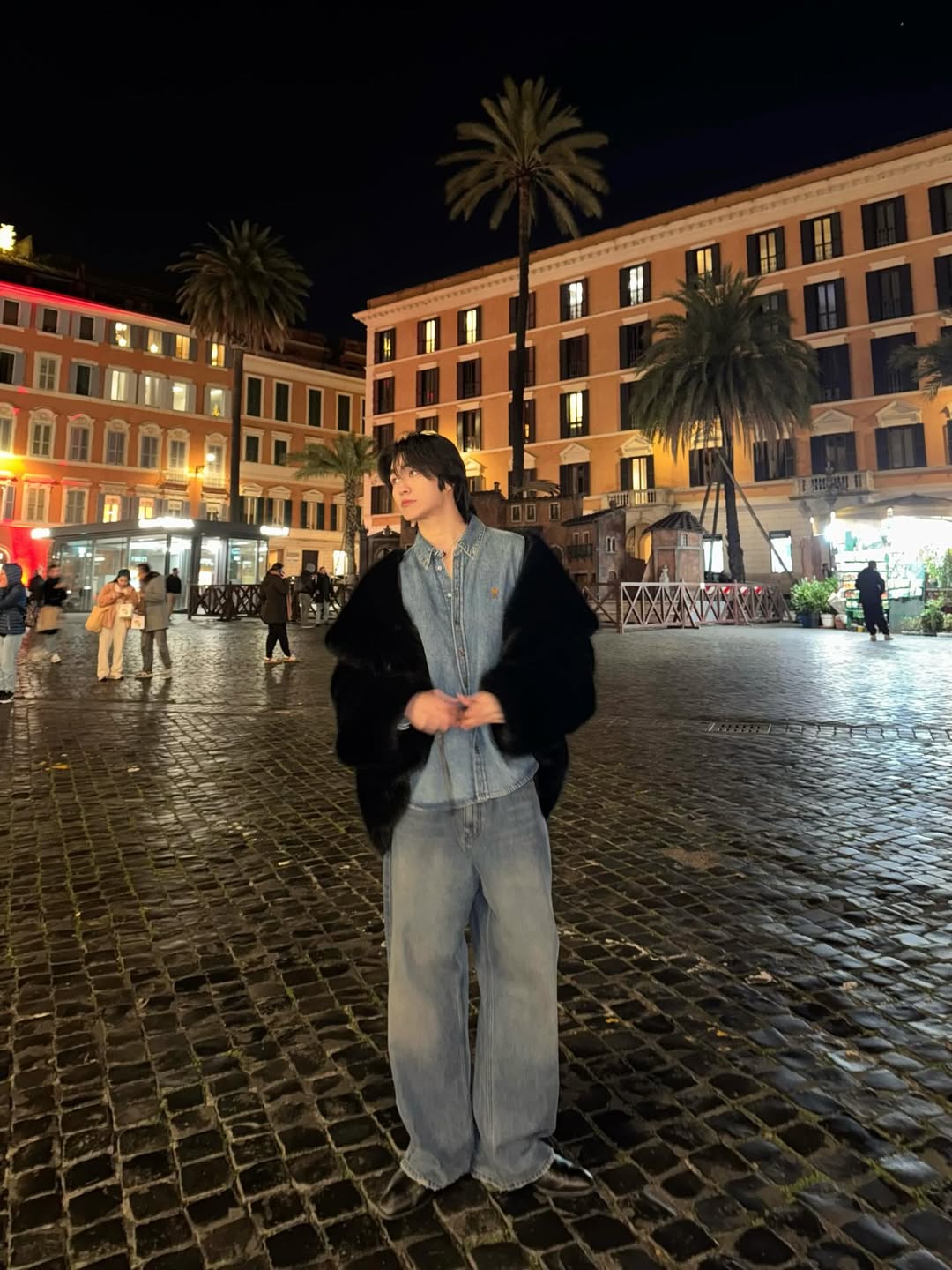 บูม - ธราธร จันทรวรกาญจน์