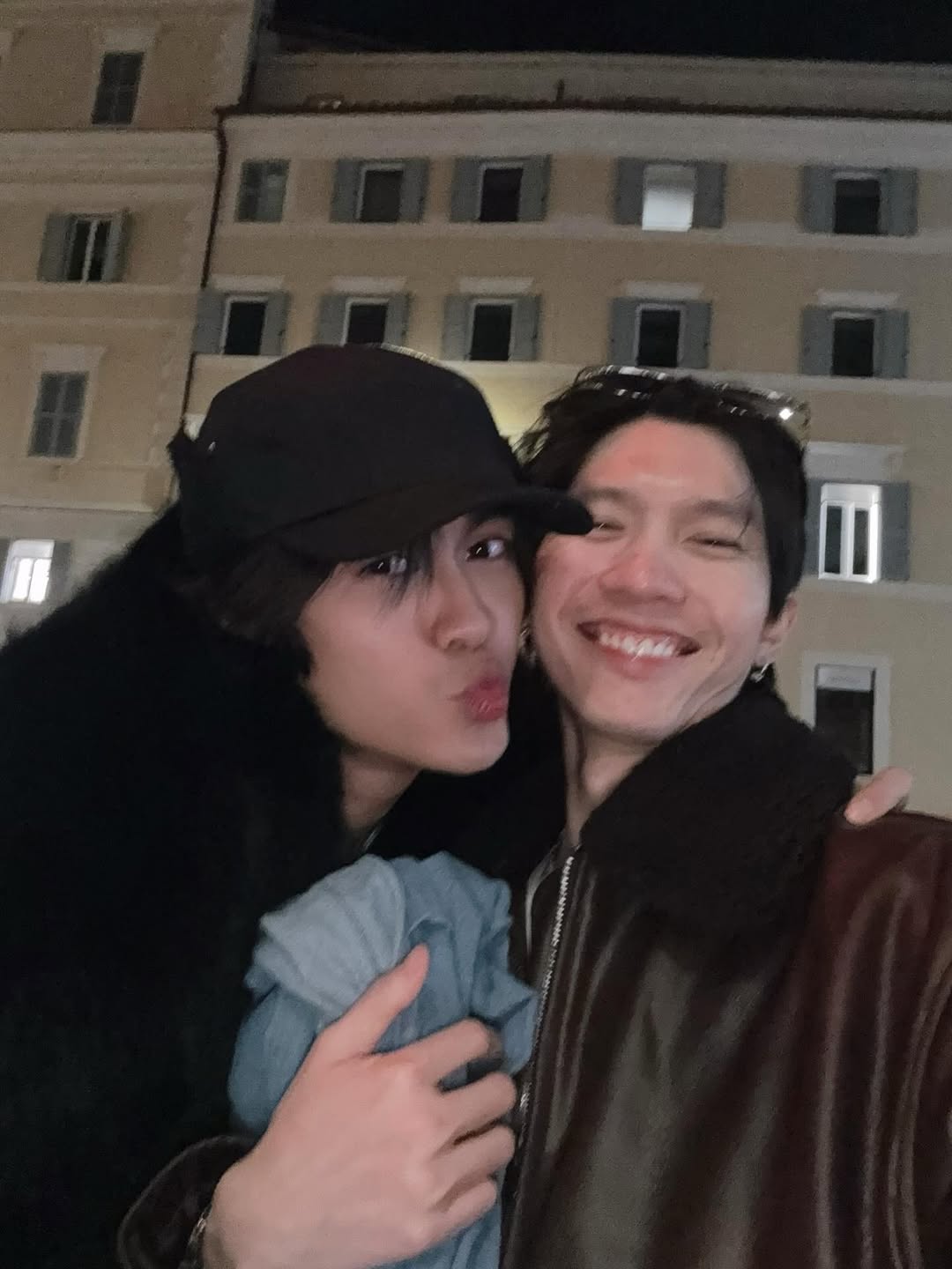 บูม - ธราธร จันทรวรกาญจน์