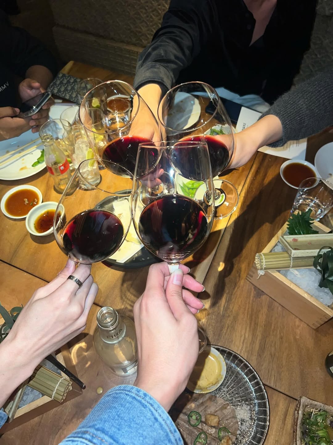 บูม - ธราธร จันทรวรกาญจน์