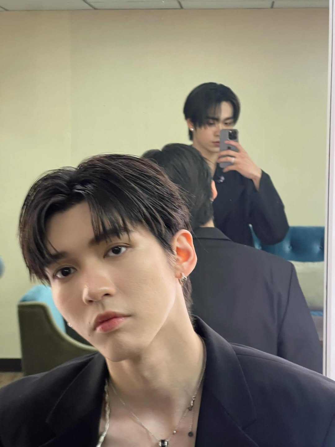 บูม - ธราธร จันทรวรกาญจน์