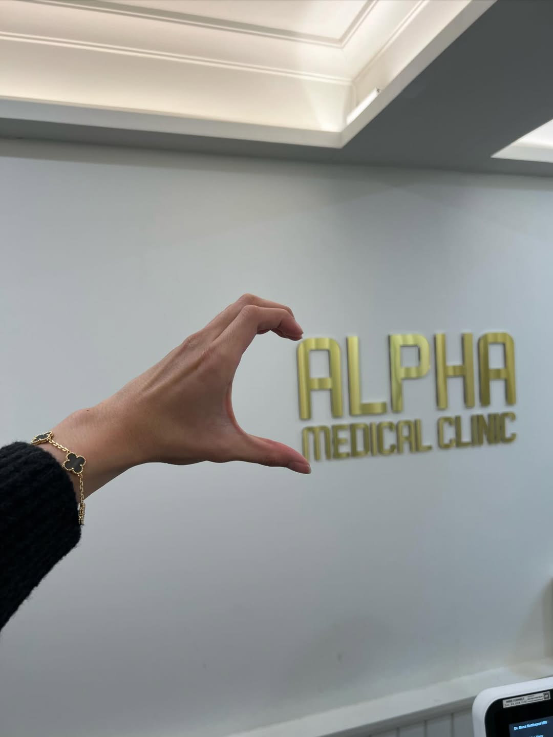 บูม - ธราธร จันทรวรกาญจน์