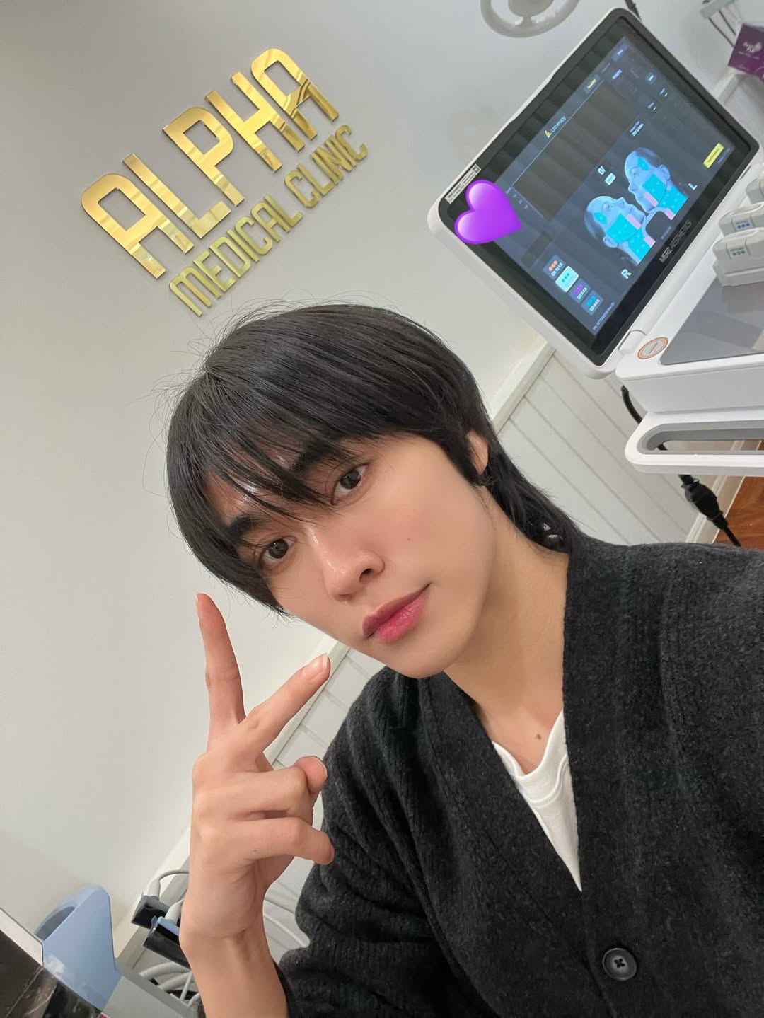 บูม - ธราธร จันทรวรกาญจน์