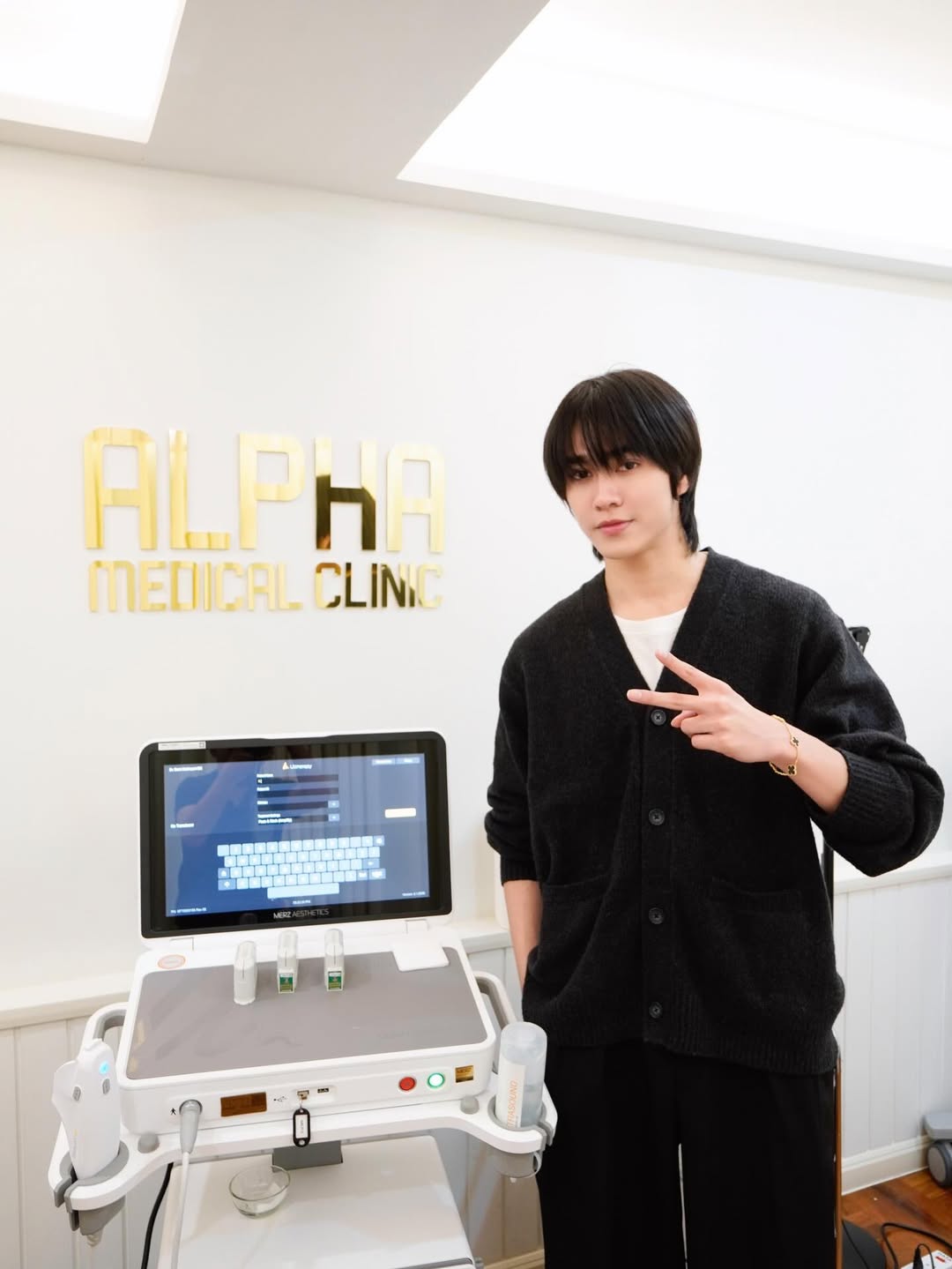 บูม - ธราธร จันทรวรกาญจน์