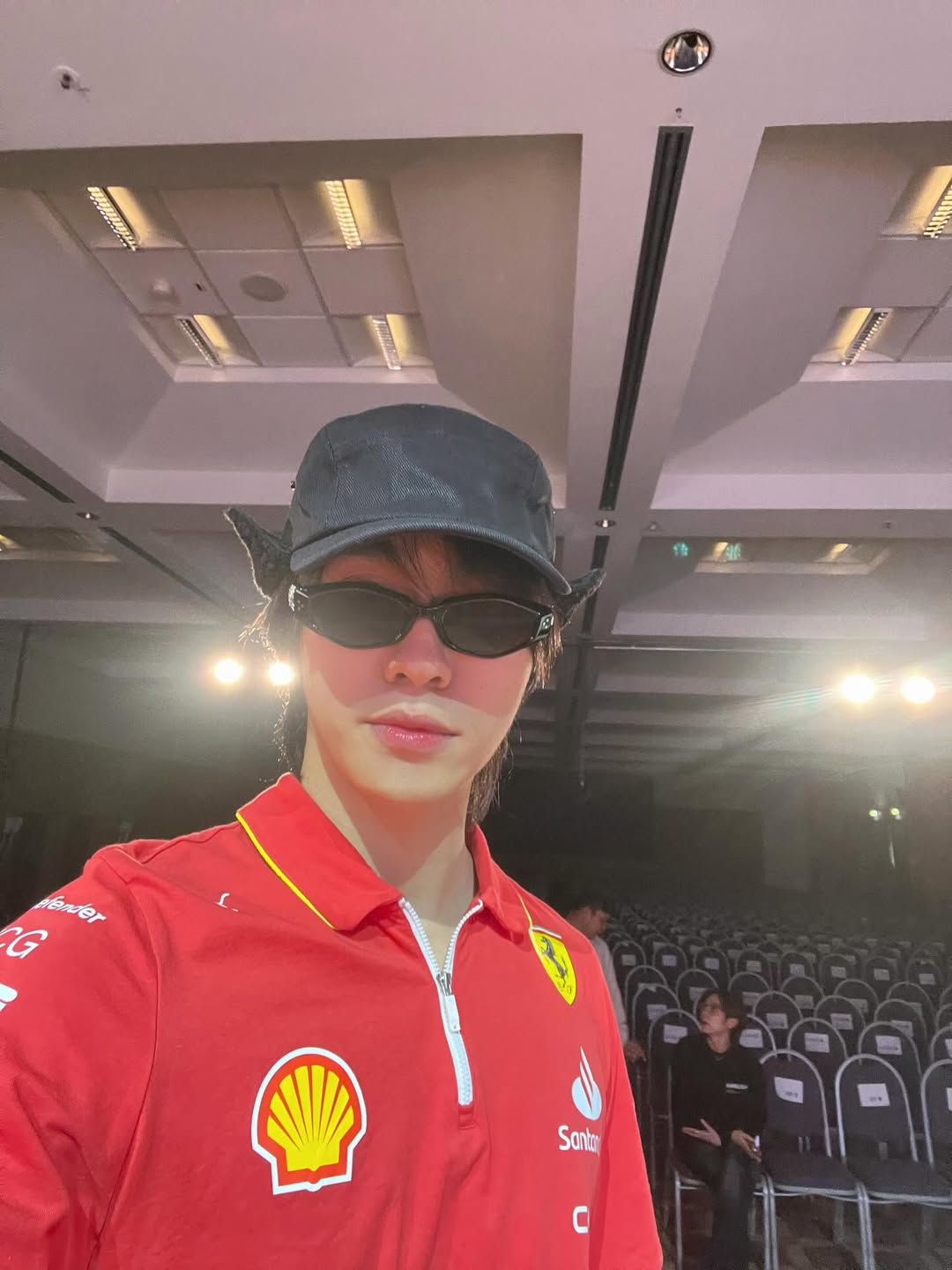 บูม - ธราธร จันทรวรกาญจน์